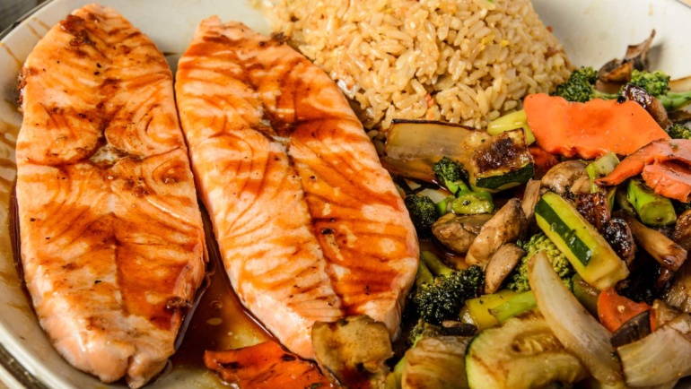 Hibachi Salmon Complete Dinner